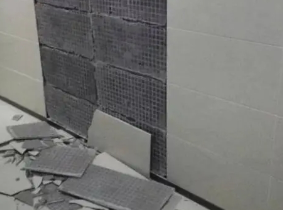 永仁瓷砖空鼓维修公司分享下永仁墙砖松动维修的知识